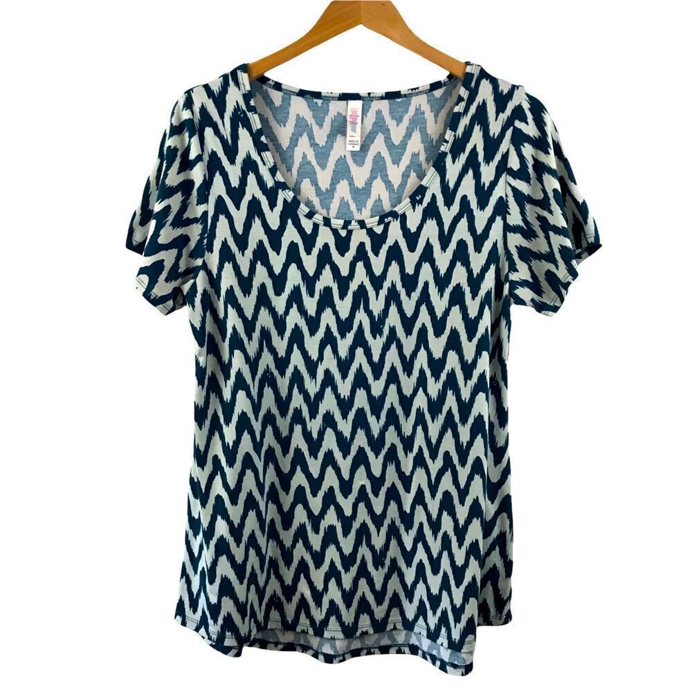 LuLaRoe Classic T green and cream chevron pattern size M